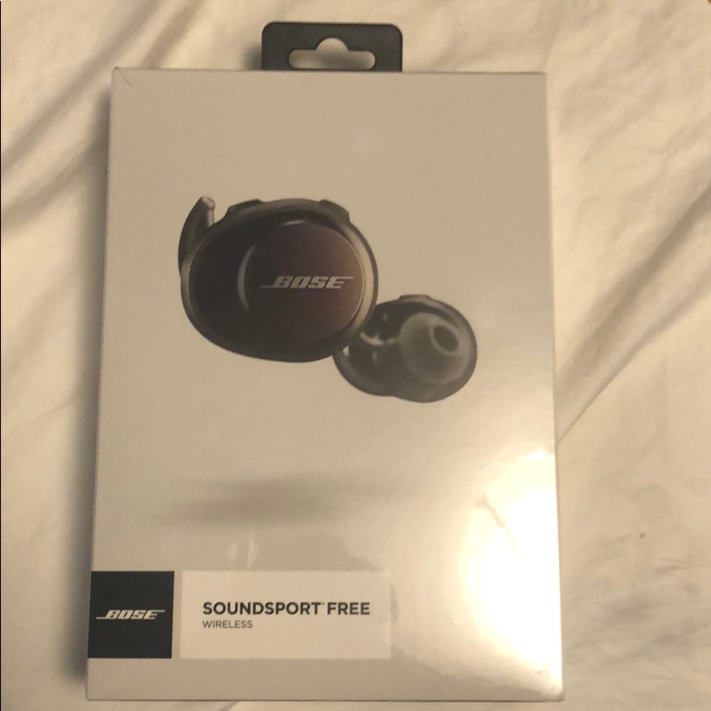 New in box bose EarPods
